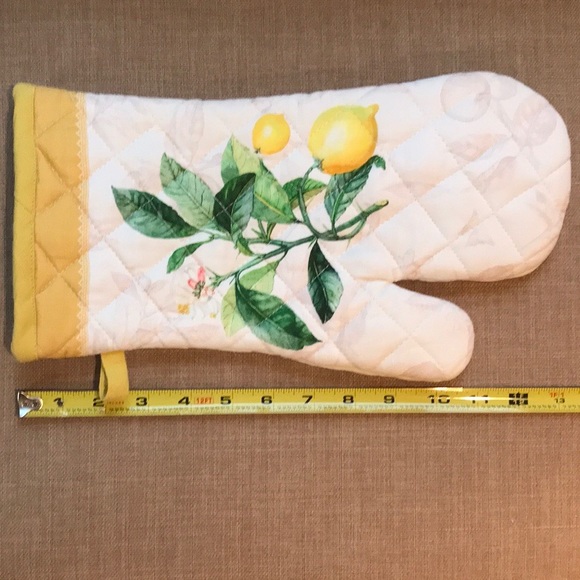 NWOT oven mitt - Picture 7 of 8